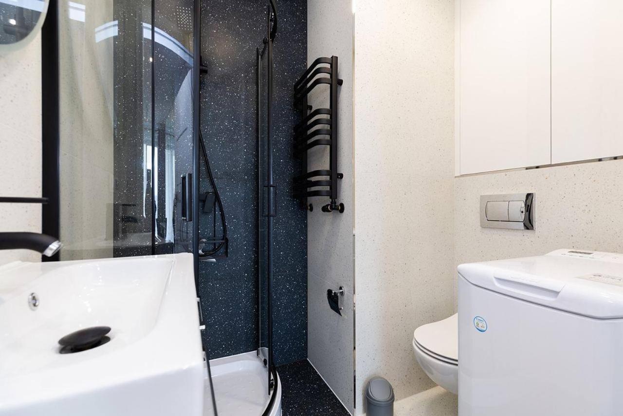 Easy & Comfortable, With Balcony, Very Close To The Center ワルシャワ エクステリア 写真