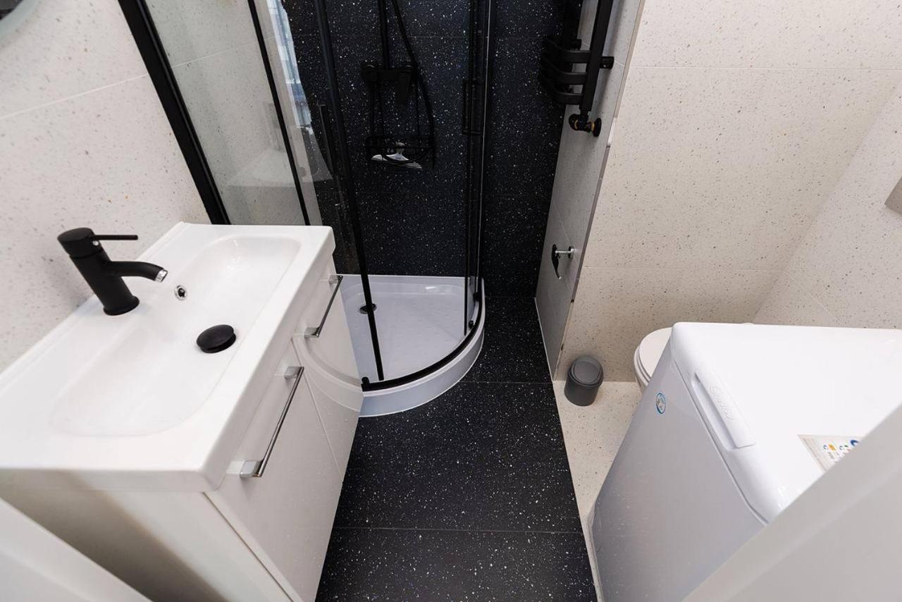 Easy & Comfortable, With Balcony, Very Close To The Center ワルシャワ エクステリア 写真