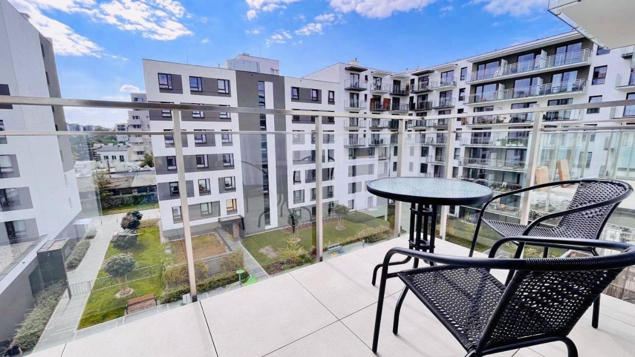 Easy & Comfortable, With Balcony, Very Close To The Center ワルシャワ エクステリア 写真